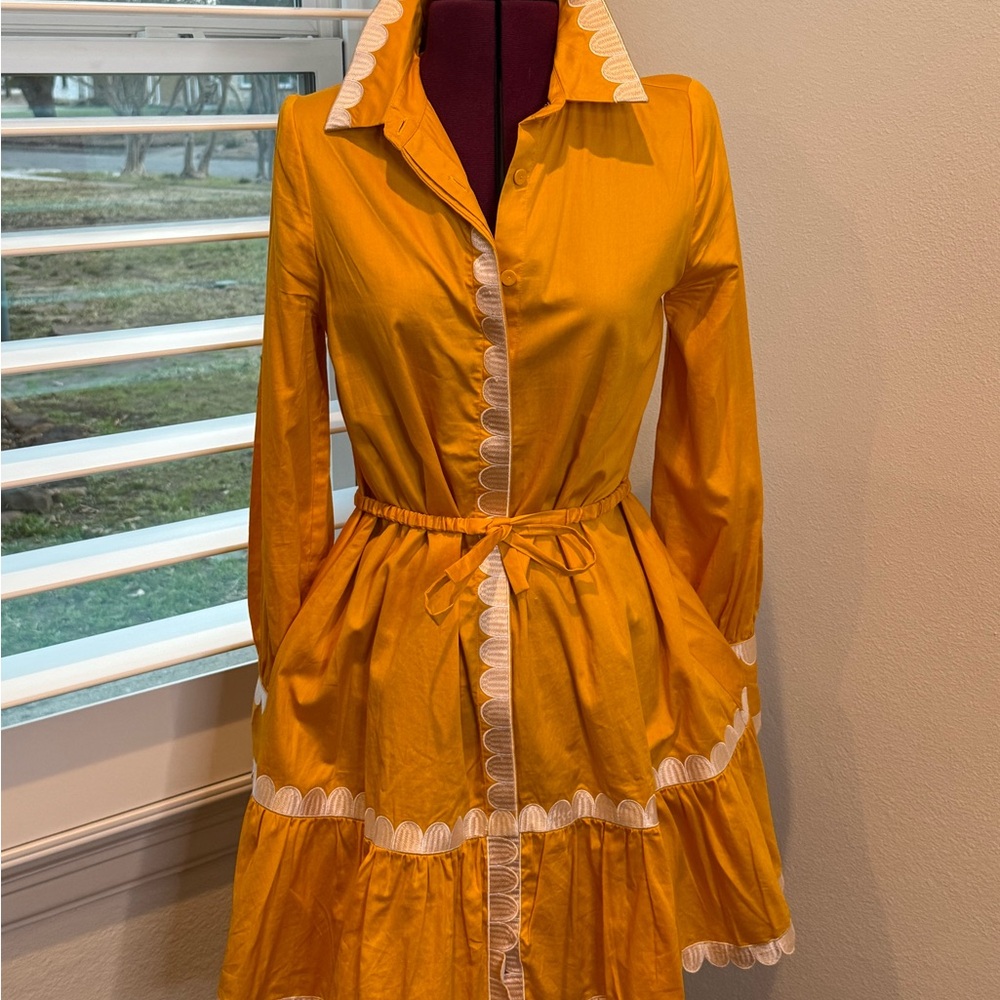 Cynthia Rowley Cecily Scallop Shirt Dress (Medium) No Tags.